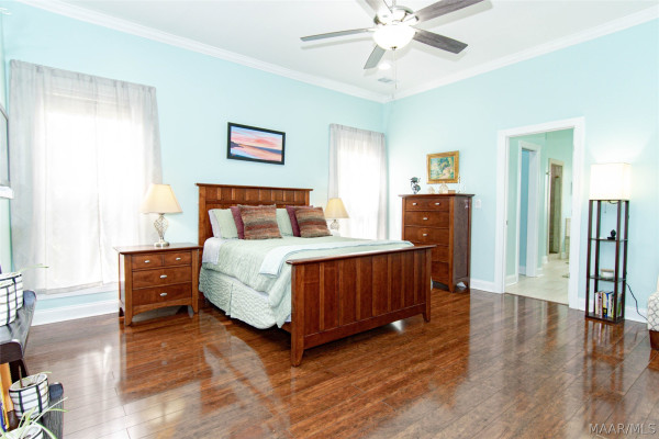 8700 VINTAGE Way