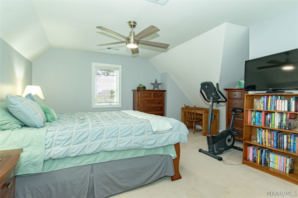 8700 VINTAGE Way