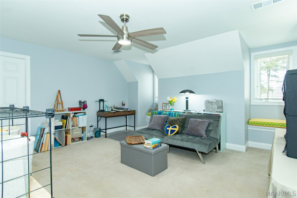 8700 VINTAGE Way