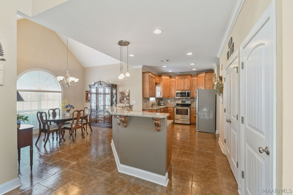 315 Curlee Way