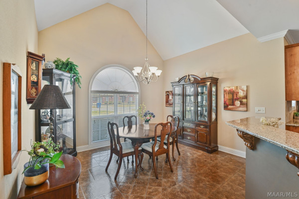315 Curlee Way