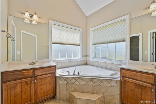 315 Curlee Way
