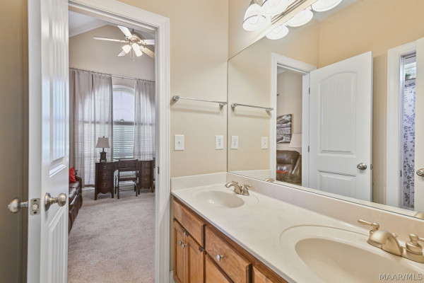 315 Curlee Way