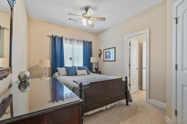 315 Curlee Way