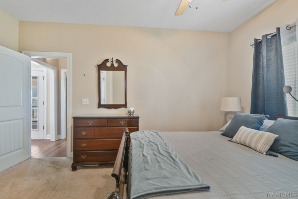 315 Curlee Way