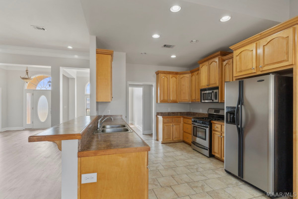 2014 Vonica Rose Street