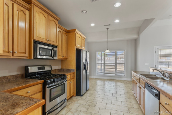 2014 Vonica Rose Street