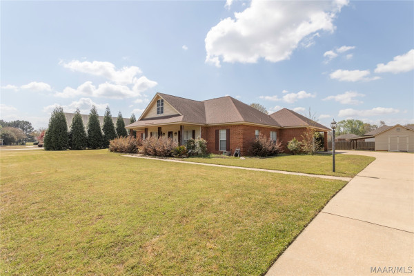 338 MEADOWVIEW Drive