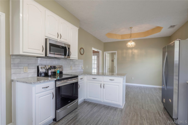 338 MEADOWVIEW Drive