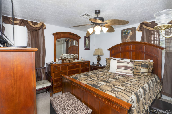 117 White Oak Court