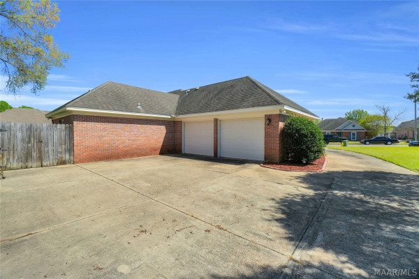 8211 Greyfield Drive