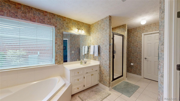 223 LAKESHORE Drive