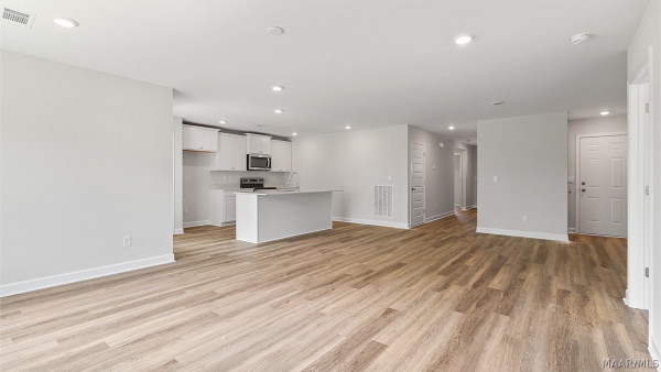 1031 Garden Lane