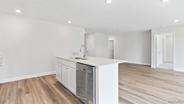 1031 Garden Lane