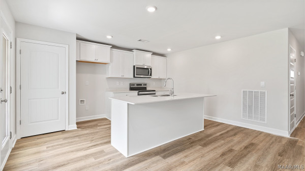 1031 Garden Lane