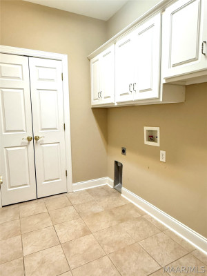 5548 Ash Grove Circle
