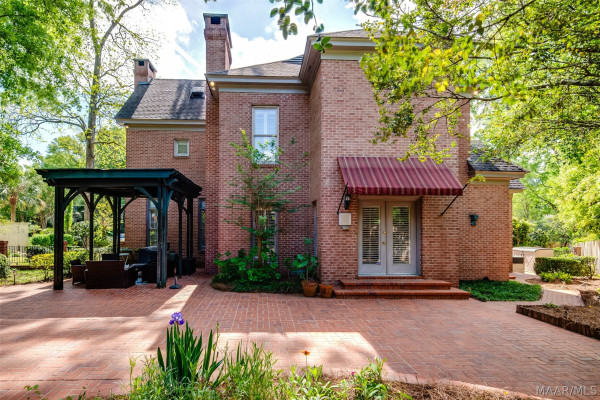 1029 Magnolia Curve