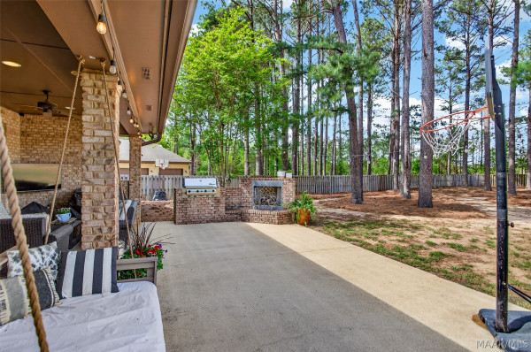 9512 Crescent Lodge Drive