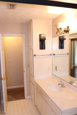 6025 MERIDIAN Lane