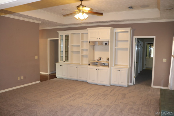 6025 MERIDIAN Lane