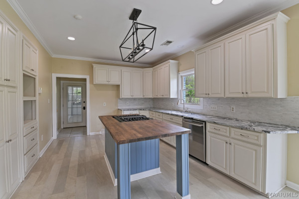 305 FOXCHASE Drive