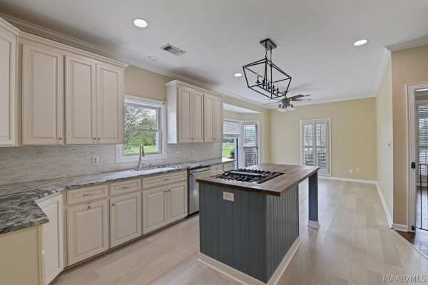 305 FOXCHASE Drive