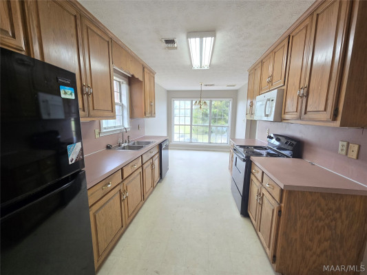 1413 County Road 43 .