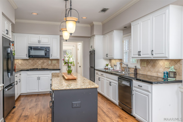 7800 HALCYON FOREST Trail