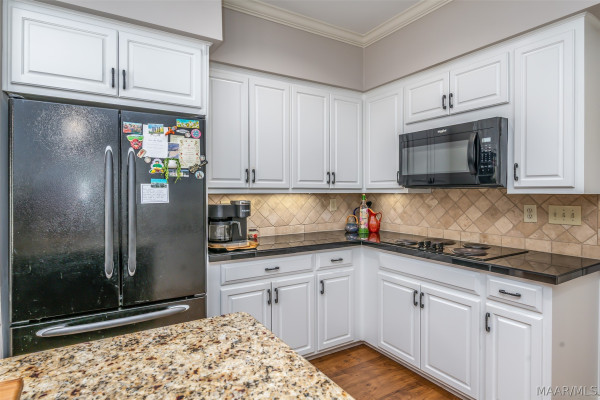 7800 HALCYON FOREST Trail