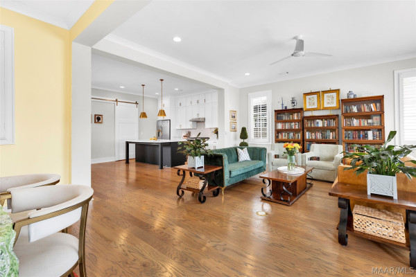 8511 Conduit Street