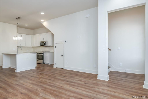 8404 Conduit Street