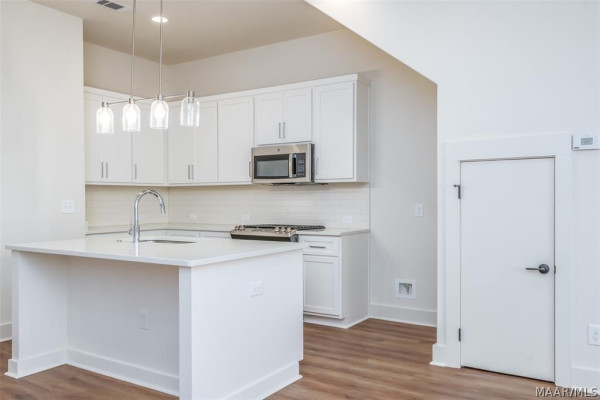 8404 Conduit Street
