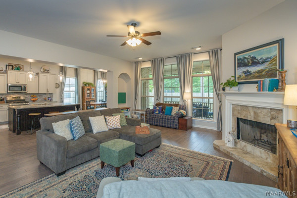 9403 Crescent Lodge Circle