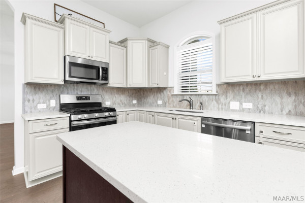 9290 CRESCENT LODGE Circle