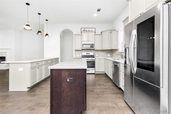 9290 CRESCENT LODGE Circle