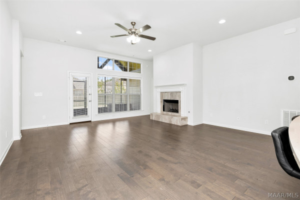 9290 CRESCENT LODGE Circle