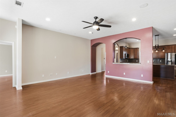 512 Stoneybrooke Way
