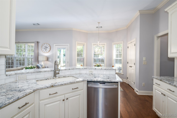 8919 Crescent Lodge Drive