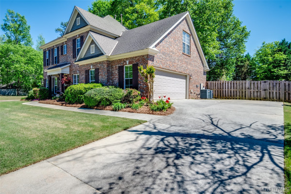 8919 Crescent Lodge Drive