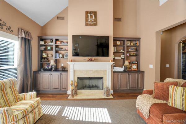 9124 THETFORD Way