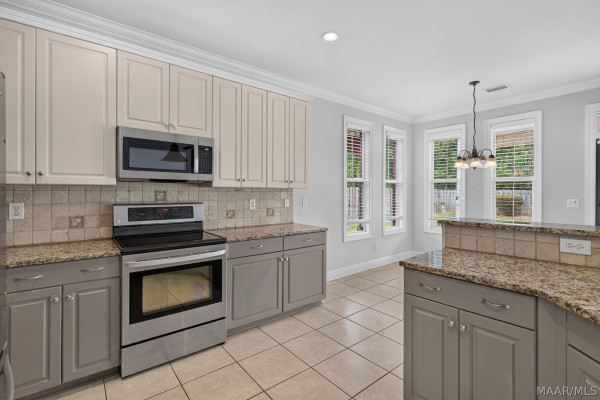 9206 Whispine Court