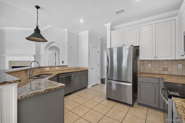 9206 Whispine Court