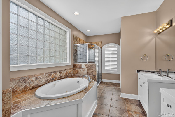 9206 Whispine Court