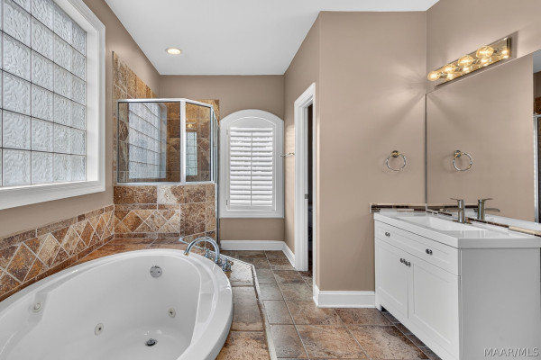 9206 Whispine Court