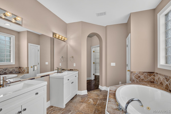 9206 Whispine Court