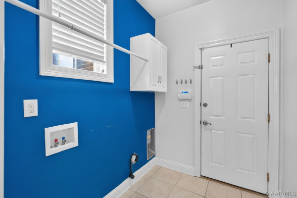 9206 Whispine Court