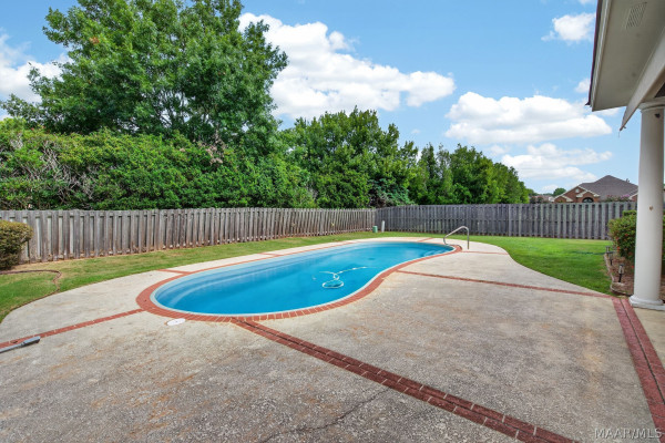 9206 Whispine Court