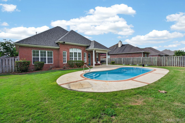 9206 Whispine Court