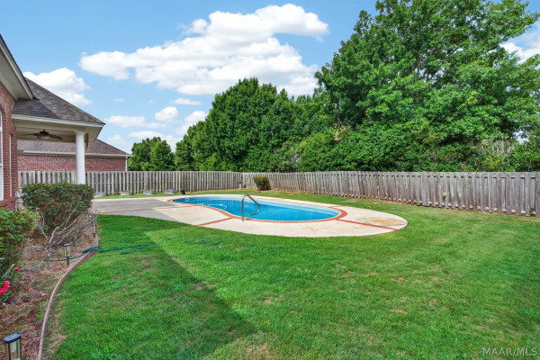 9206 Whispine Court