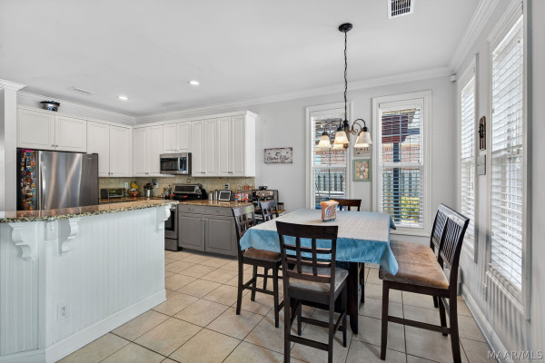 9206 Whispine Court